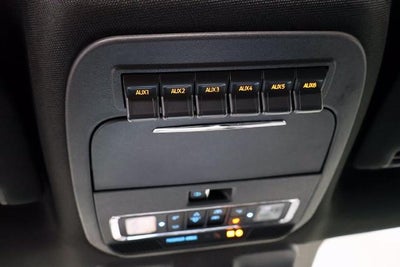 2027 Ford Super Duty F-350 SRW Platinum