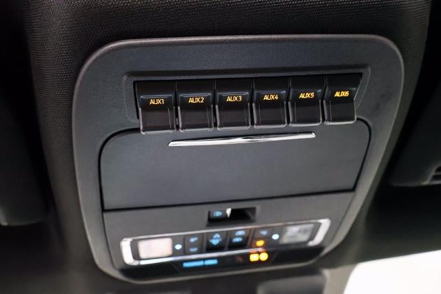 2027 Ford Super Duty F-350 SRW Platinum