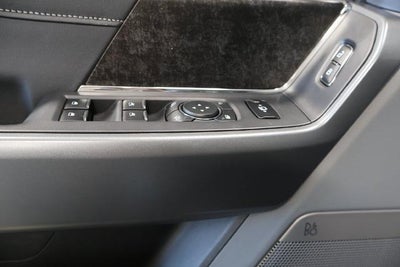 2027 Ford Super Duty F-350 SRW XLT