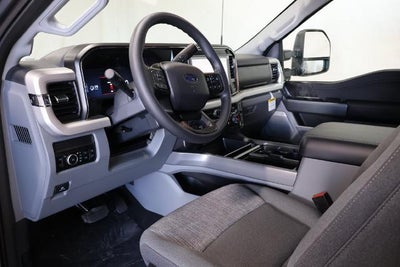 2027 Ford Super Duty F-350 SRW XLT