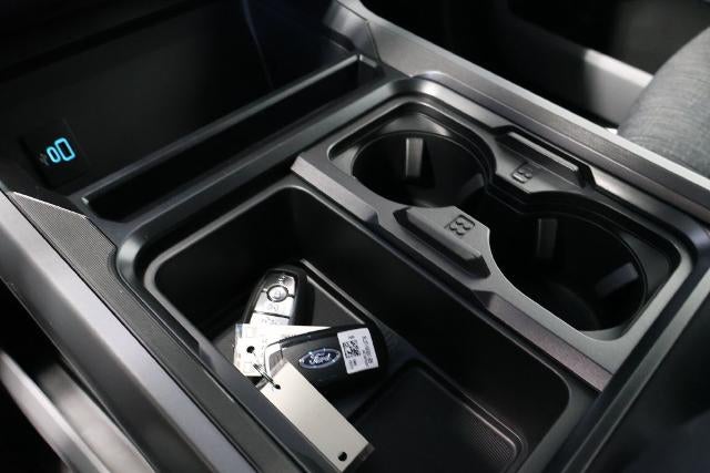 2027 Ford Super Duty F-350 SRW XLT