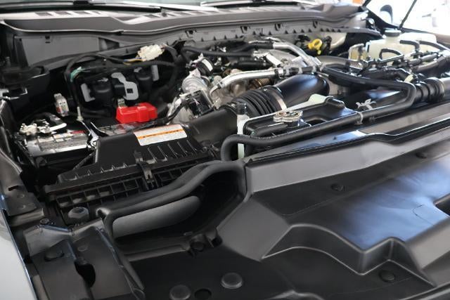 2027 Ford Super Duty F-350 SRW XLT