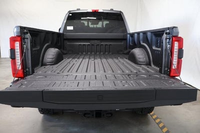 2027 Ford Super Duty F-350 SRW XLT