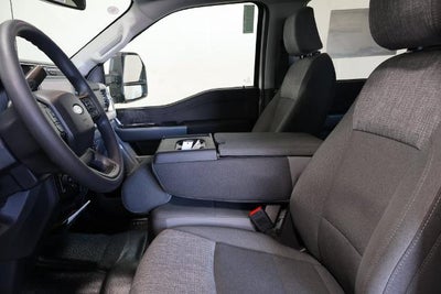 2027 Ford Super Duty F-350 SRW XLT