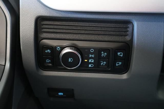2027 Ford Super Duty F-350 SRW XLT