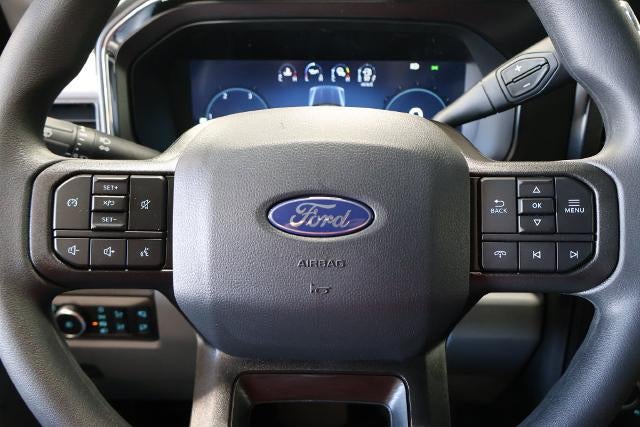 2027 Ford Super Duty F-350 SRW XLT