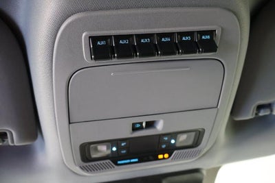 2027 Ford Super Duty F-350 SRW XLT