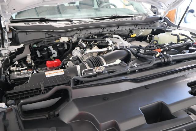 2027 Ford Super Duty F-350 SRW XLT