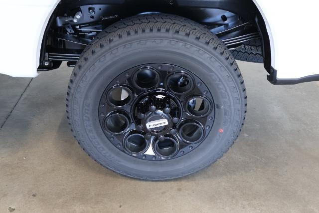 2027 Ford Super Duty F-350 SRW XLT