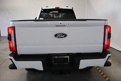 2027 Ford Super Duty F-350 SRW XLT