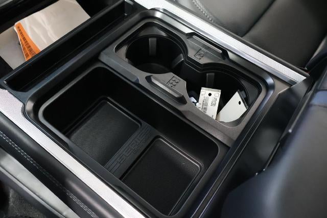 2027 Ford Super Duty F-350 SRW Platinum