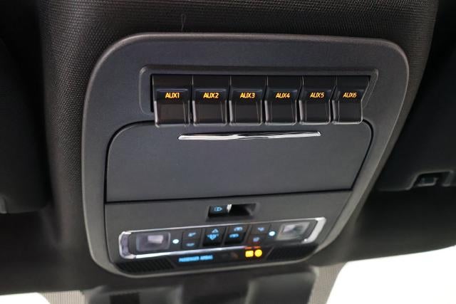 2027 Ford Super Duty F-350 SRW Platinum