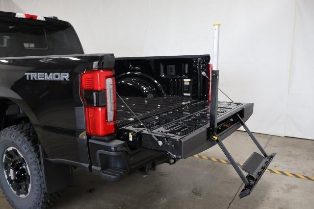 2027 Ford Super Duty F-350 SRW Platinum