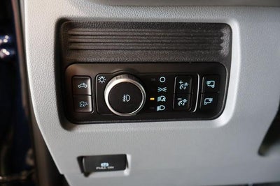 2027 Ford Super Duty F-350 SRW XLT