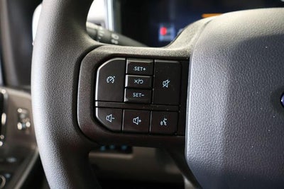 2027 Ford Super Duty F-350 SRW XLT