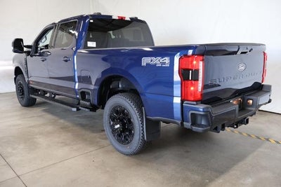 2027 Ford Super Duty F-350 SRW XLT