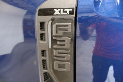 2027 Ford Super Duty F-350 SRW XLT