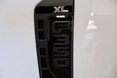 2027 Ford Super Duty F-350 SRW XL