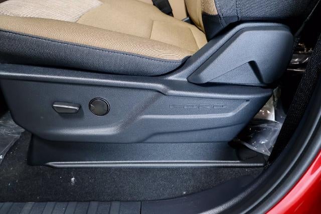 2027 Ford Super Duty F-350 SRW XLT