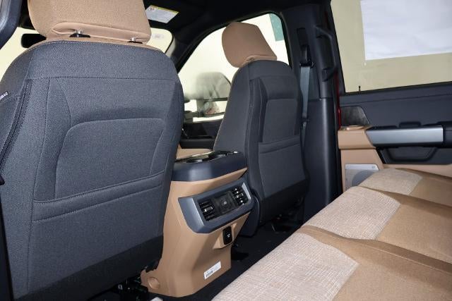 2027 Ford Super Duty F-350 SRW XLT