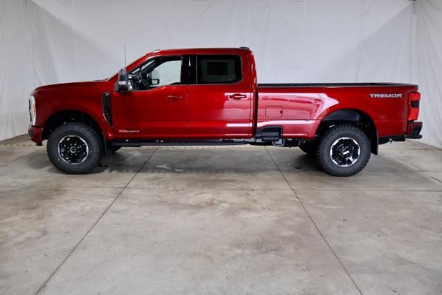 2027 Ford Super Duty F-350 SRW XLT