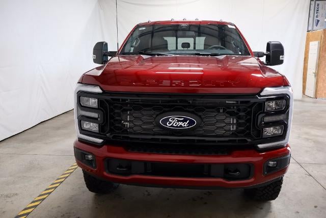 2027 Ford Super Duty F-350 SRW XLT