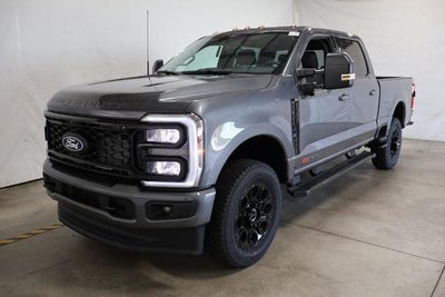 2027 Ford Super Duty F-350 SRW XLT