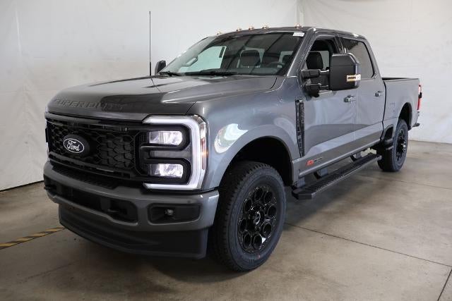 2027 Ford Super Duty F-350 SRW XLT