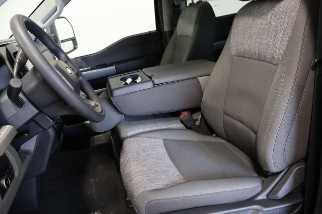 2027 Ford Super Duty F-350 SRW XLT
