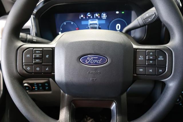 2027 Ford Super Duty F-350 SRW XLT