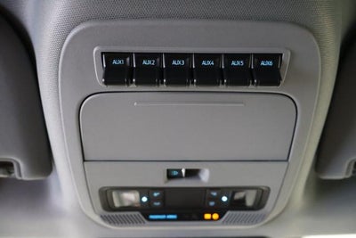 2027 Ford Super Duty F-350 SRW XLT