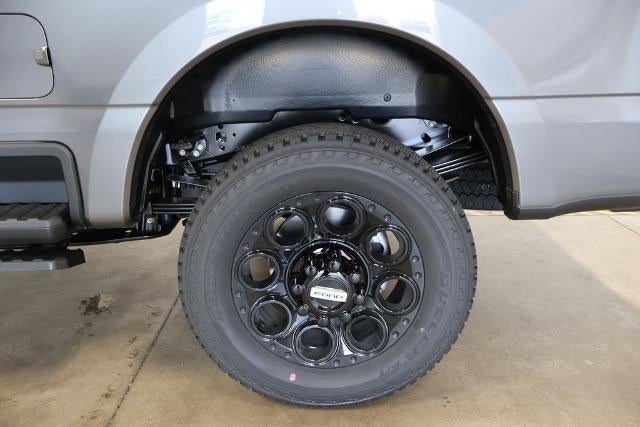 2027 Ford Super Duty F-350 SRW XLT