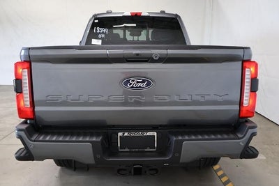 2027 Ford Super Duty F-350 SRW XLT