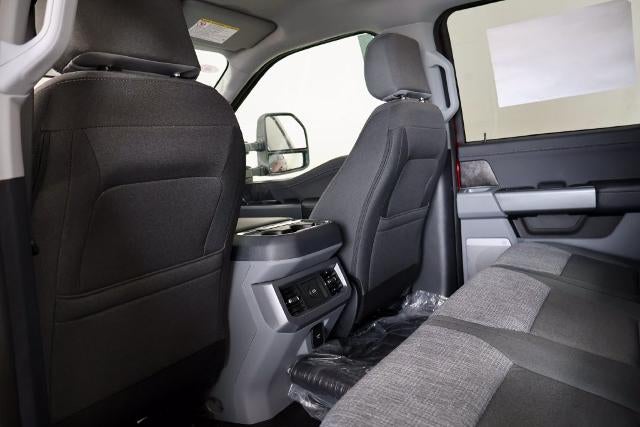 2027 Ford Super Duty F-350 SRW XLT