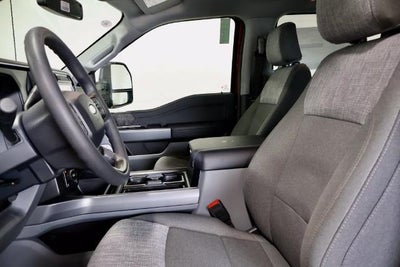 2027 Ford Super Duty F-350 SRW XLT