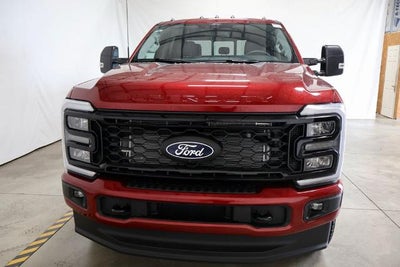 2027 Ford Super Duty F-350 SRW XLT