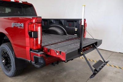 2027 Ford Super Duty F-350 SRW XLT