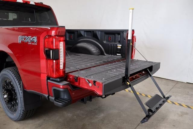 2027 Ford Super Duty F-350 SRW XLT