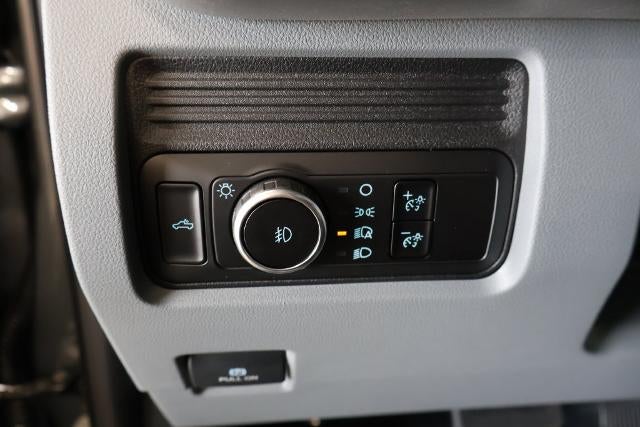 2027 Ford Super Duty F-350 SRW XL