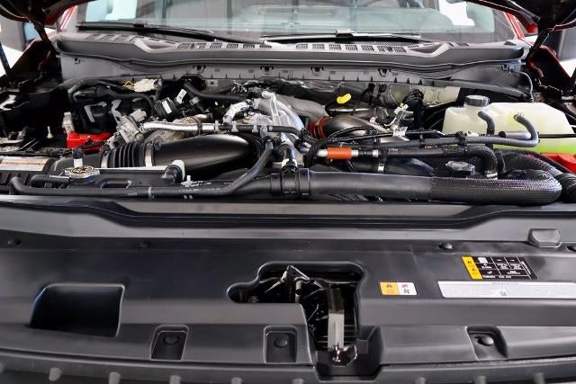 2027 Ford Super Duty F-350 SRW XLT