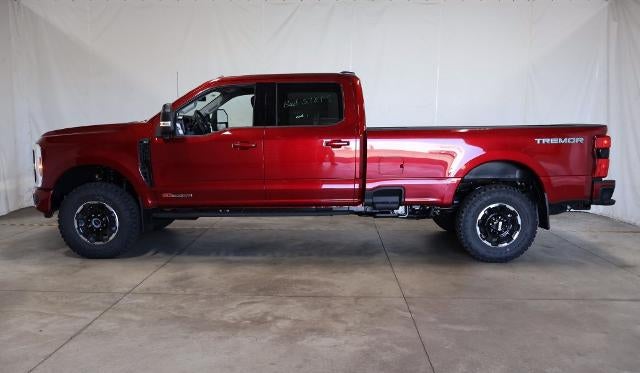 2027 Ford Super Duty F-350 SRW XLT