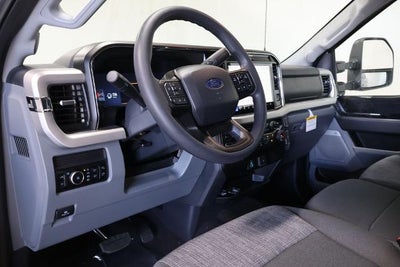 2027 Ford Super Duty F-350 SRW XLT