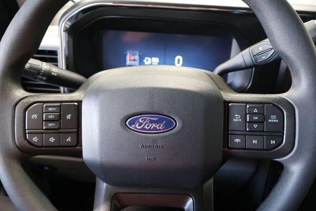 2027 Ford Super Duty F-350 SRW XLT