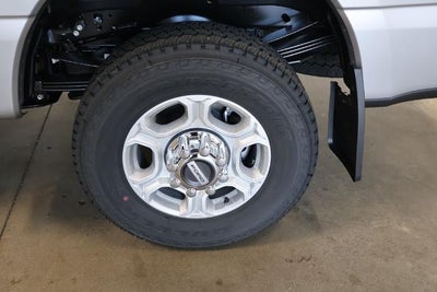 2027 Ford Super Duty F-350 SRW XLT