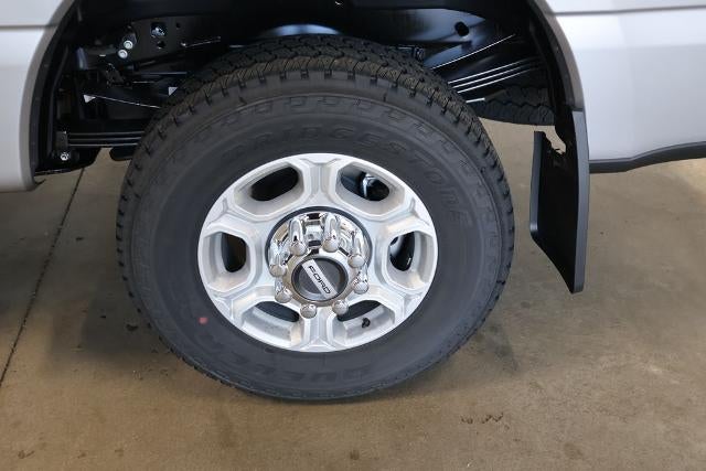 2027 Ford Super Duty F-350 SRW XLT