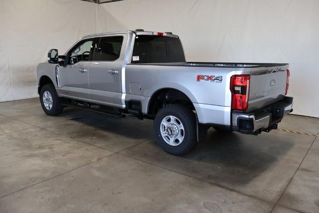 2027 Ford Super Duty F-350 SRW XLT