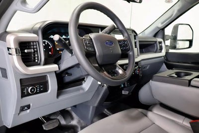 2027 Ford Super Duty F-350 SRW XL