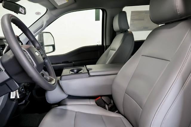 2027 Ford Super Duty F-350 SRW XL
