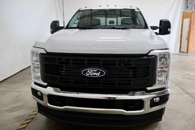 2027 Ford Super Duty F-350 SRW XL