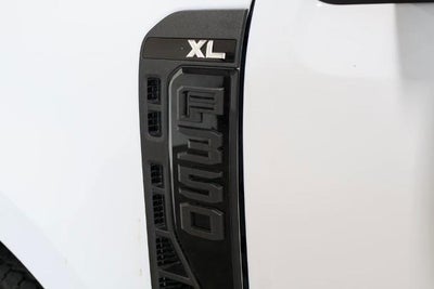 2027 Ford Super Duty F-350 SRW XL